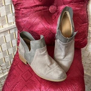 American Eagle Outfitters Gray and Tan Ankle Booties